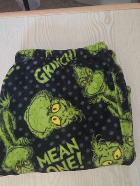 Dr. Seuss Grinch Pajama Pants
